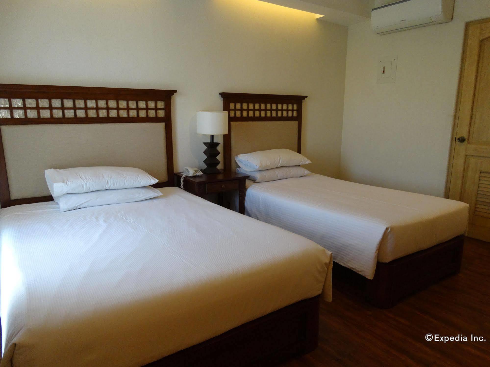 Hotel Emilia Davao ภายนอก รูปภาพ