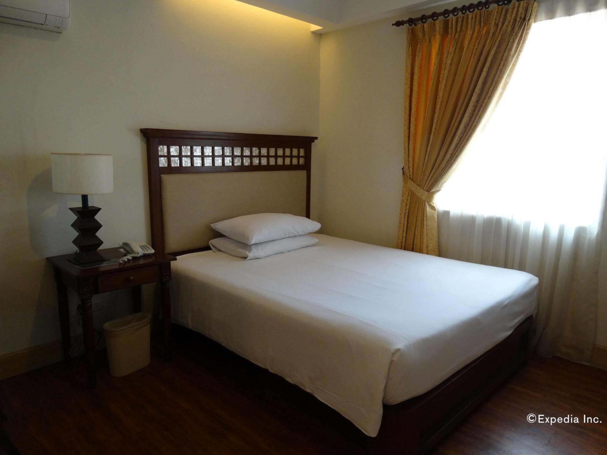 Hotel Emilia Davao ภายนอก รูปภาพ