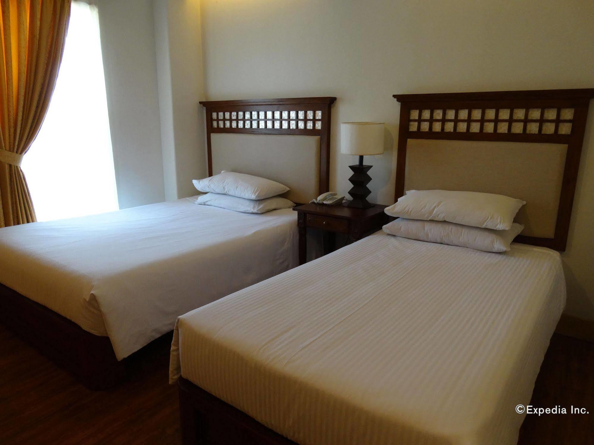 Hotel Emilia Davao ภายนอก รูปภาพ