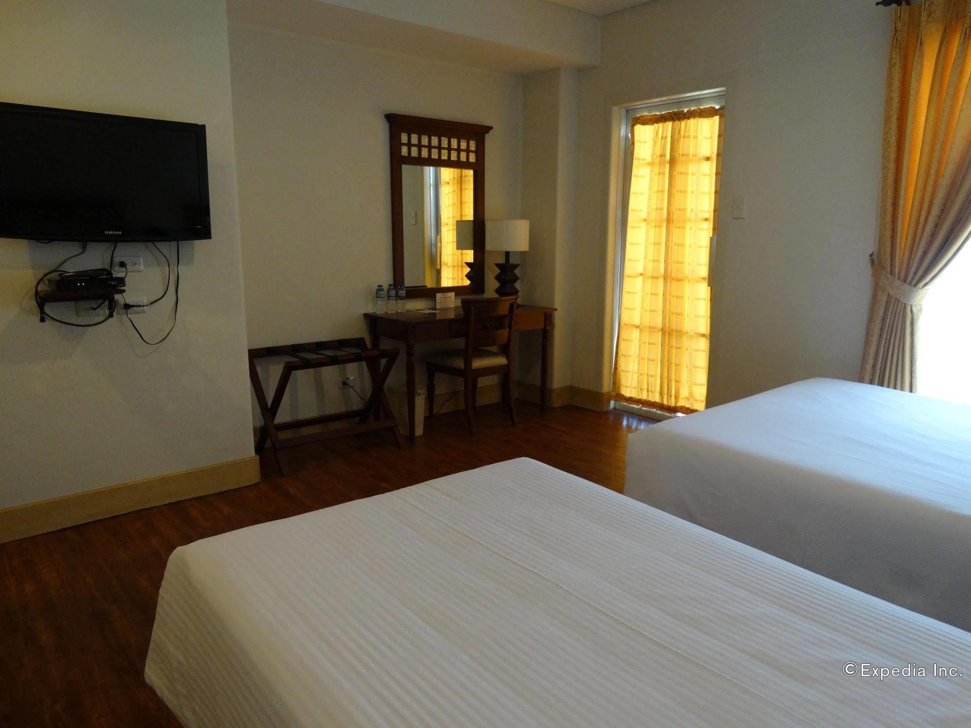 Hotel Emilia Davao ภายนอก รูปภาพ