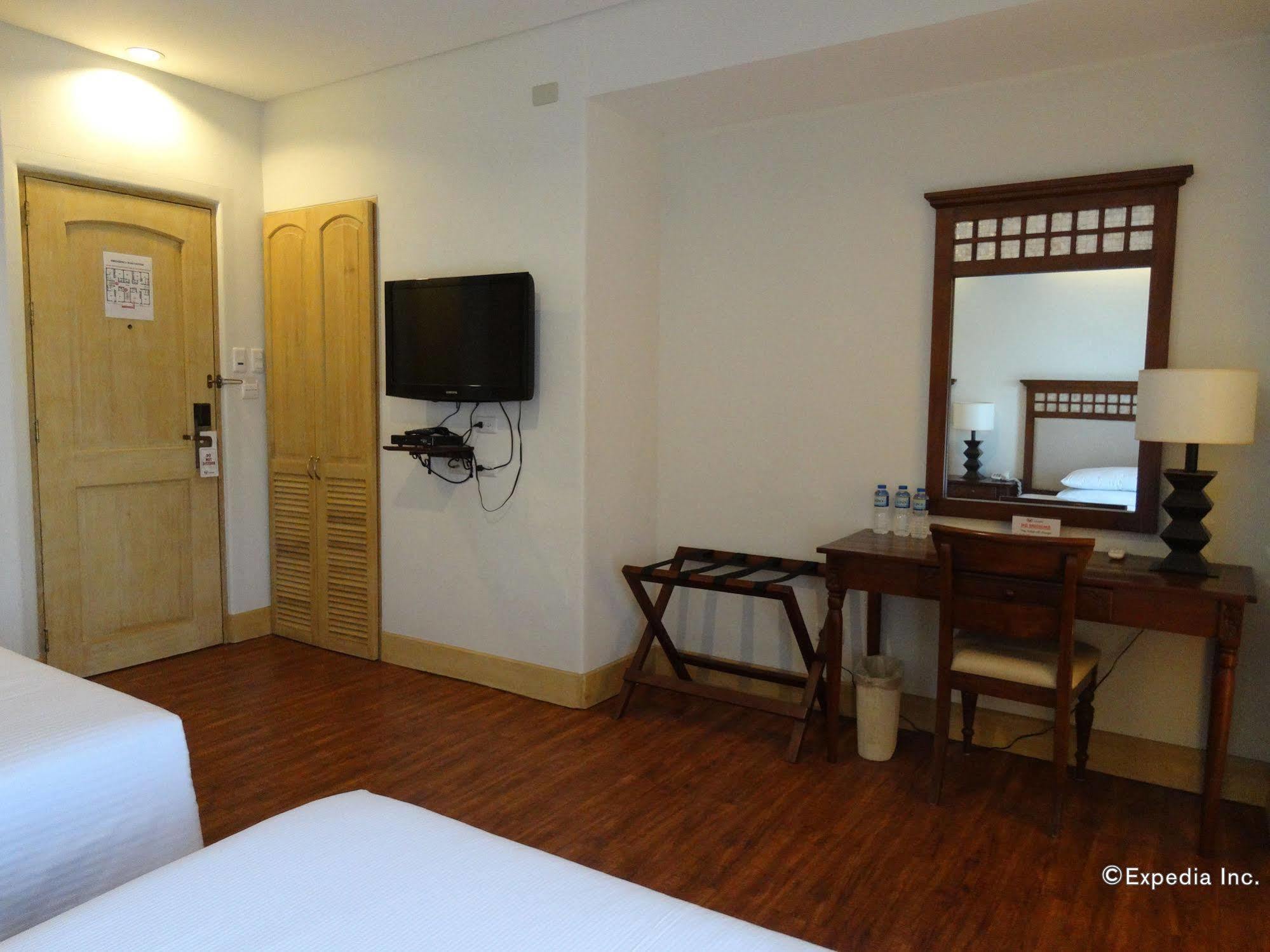 Hotel Emilia Davao ภายนอก รูปภาพ