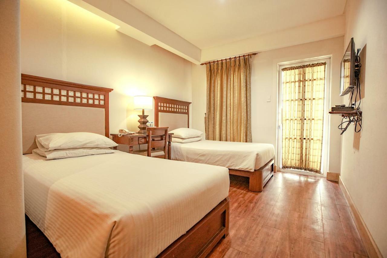 Hotel Emilia Davao ภายนอก รูปภาพ
