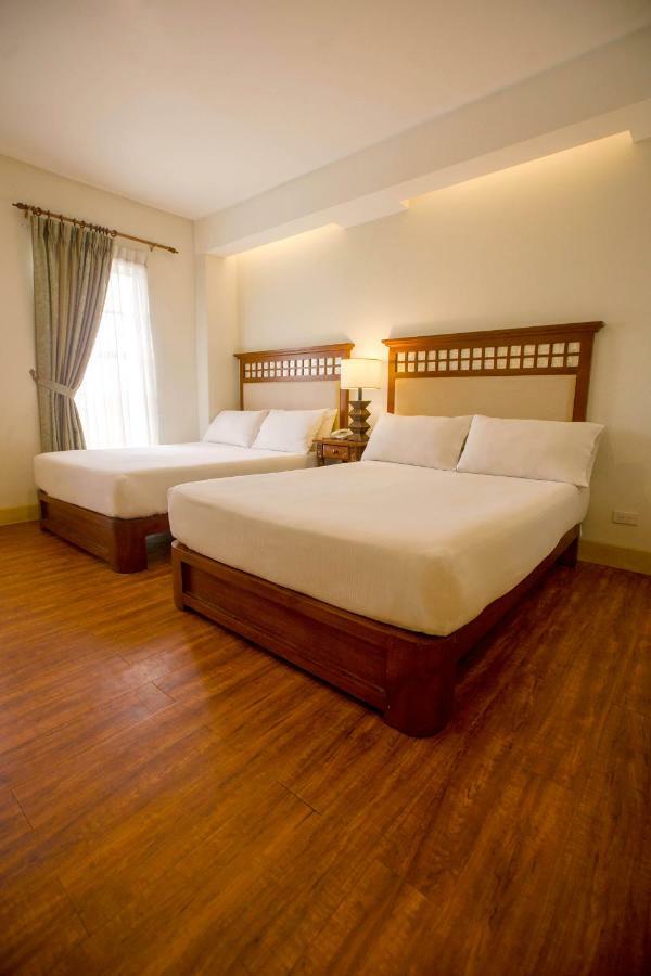 Hotel Emilia Davao ภายนอก รูปภาพ