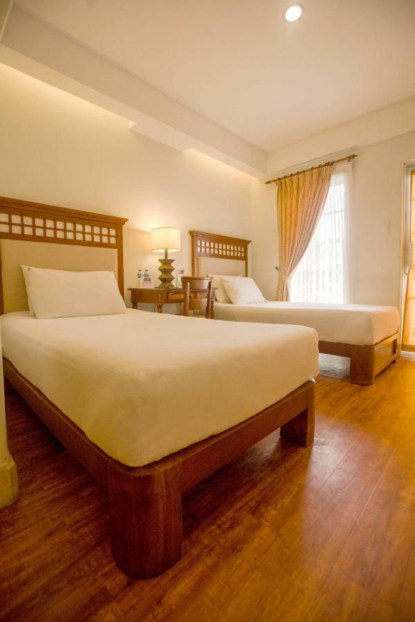 Hotel Emilia Davao ภายนอก รูปภาพ