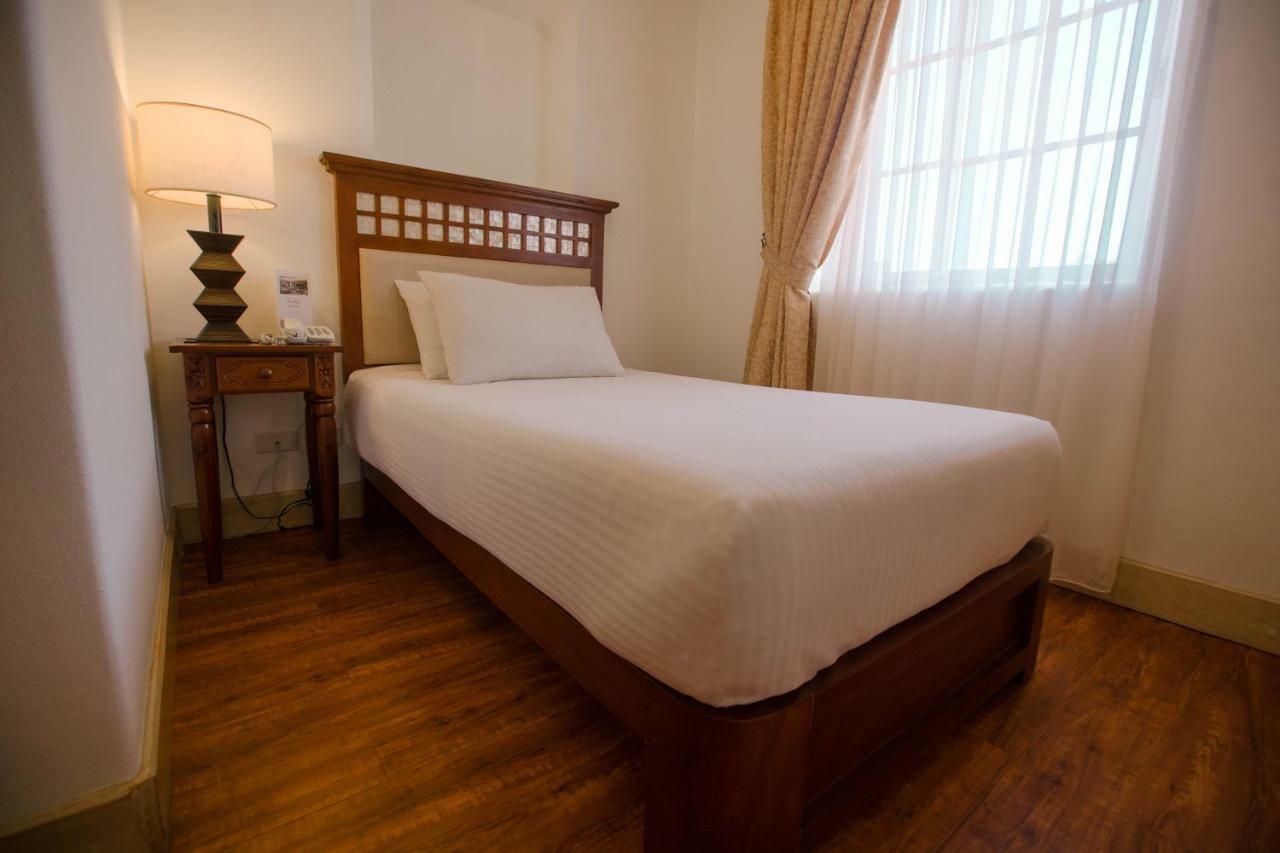 Hotel Emilia Davao ภายนอก รูปภาพ