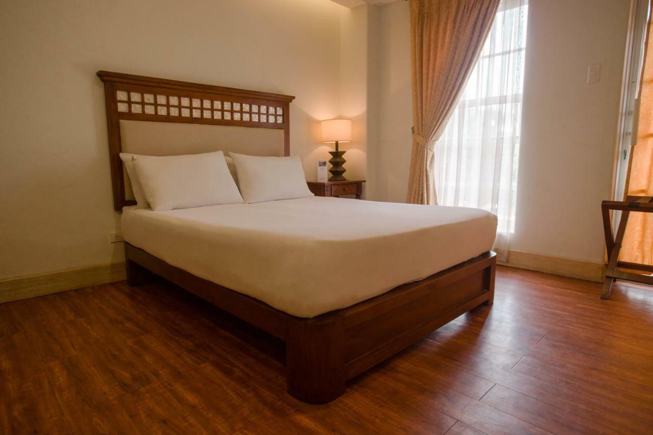 Hotel Emilia Davao ภายนอก รูปภาพ